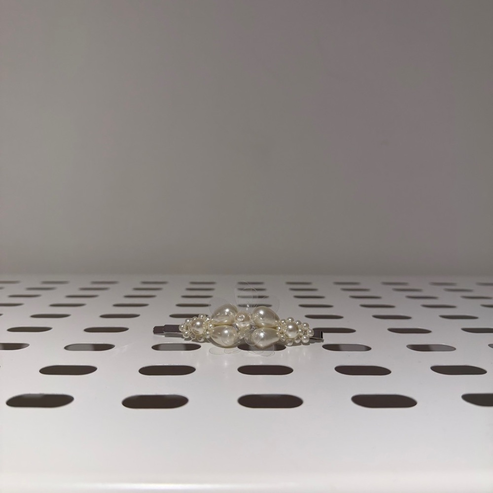 Simone Roche x HM Pearl hair clip